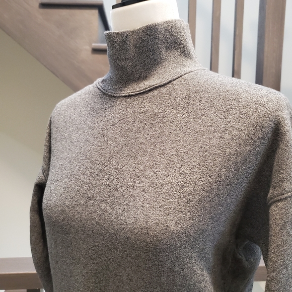 BNWOT TNA sweater (xxs) - Picture 3 of 5